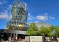 Cite du Vin es un centro cultural dedicado al universo del vino en Burdeos, Francia.