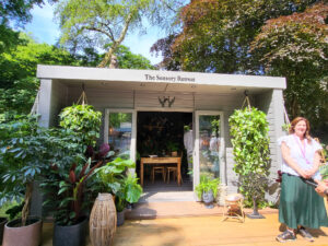Estudio de plantas de interior “El retiro sensorial” en la exhibición floral de RHS Chelsea 2025.
