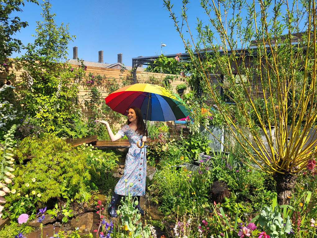 Jardín 'Flood Re: The Flood Resilient Garden' en la feria floral de Chelsea 2024.
